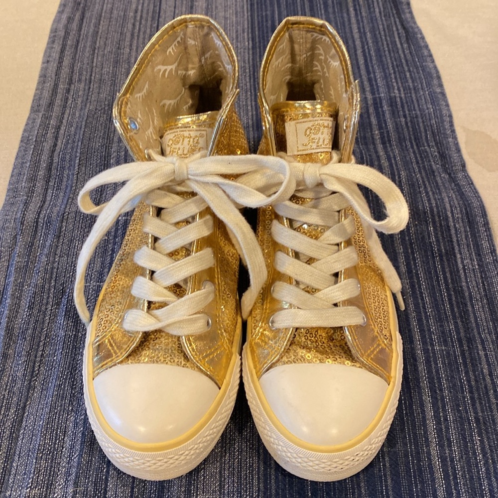 Gotta Flurt Women’s Gold Sparkle Sneakers Size 6M